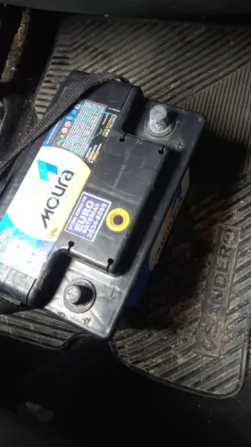 Bateria moura 60 AMP 1 semana de uso.