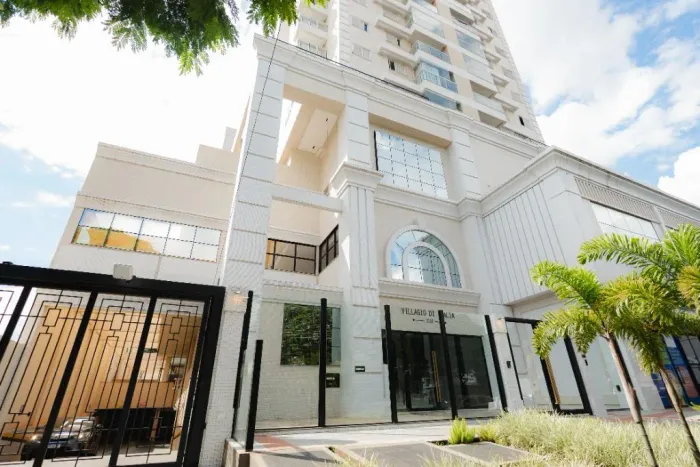 Cobertura duplex no edifício Villagio Di Itália