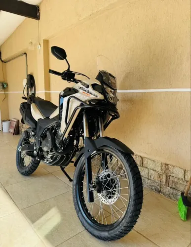 Sahara 300 2026 3 semanas de uso 1000km