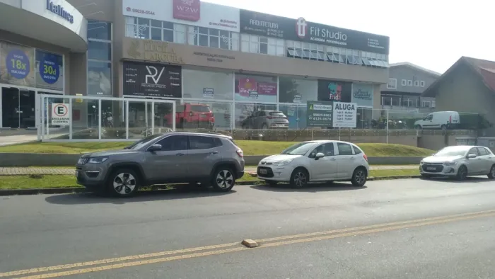 Ponto comercial/Loja/Box para aluguel possui 70 metros quadrados em Bom Retiro - Curitiba