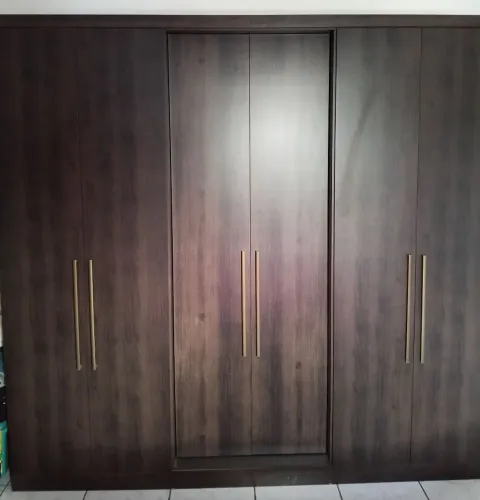 Guarda-roupa BARTIRA, 6 portas 4 gavetas