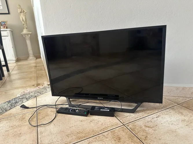 Smart TV Sony KDL-32W655D (usada)