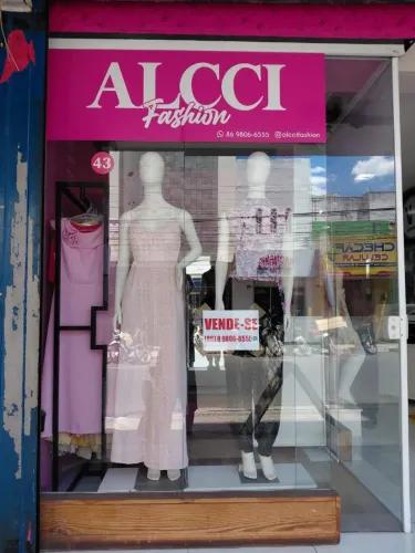 Vendo Ponto Comercial / Luva no Barroso Center - Ponto de Frente para a Rua - Centro