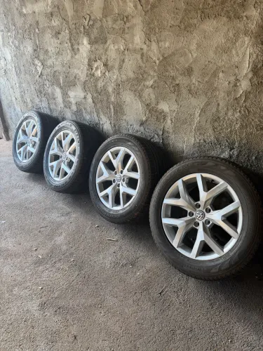 Rodas originais de fábrica da amarok