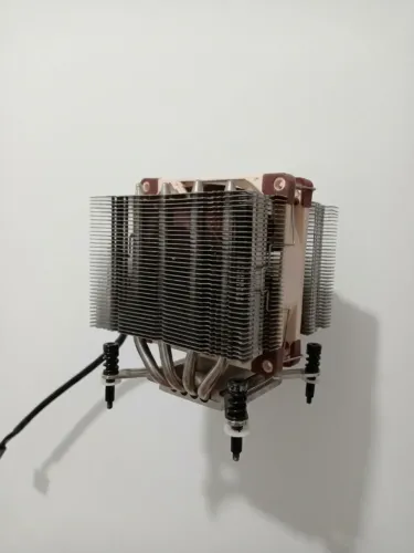 Cooler Noctua NH-D9L Premium para CPU (Usado)