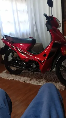 Shineray 50, somente 187 km rodados igual nova.