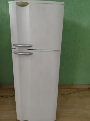 Geladeira Electrolux 380 litros completa frosfre funcionando perfeitamente todas peças