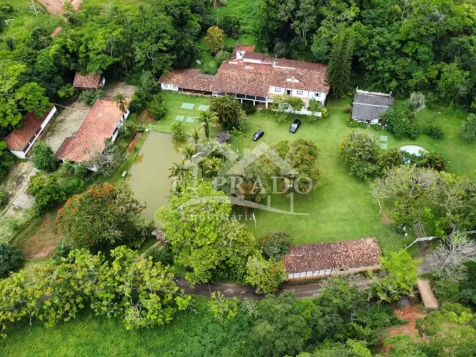 Fazenda centenária para venda na localidade de Alberto Torres, Paraíba do Sul/RJ