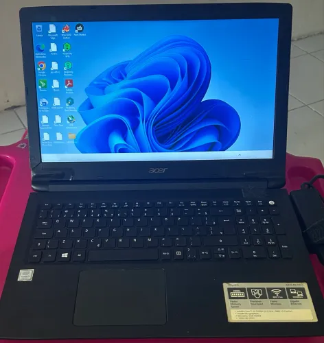 Notebook Acer, Processador Intel Core i3, HD de 500GB, memória ram de 4GB