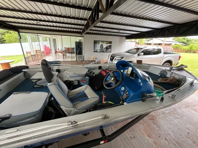 Lancha 17 pés , motor 4 tempos mercury 60hp