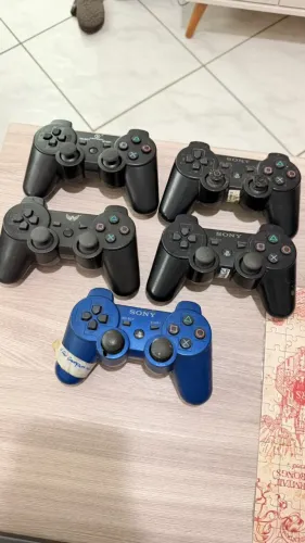 PlayStation 3 Slim + 13 Jogos + 5 Controles (Lote Completo/Desapego)
