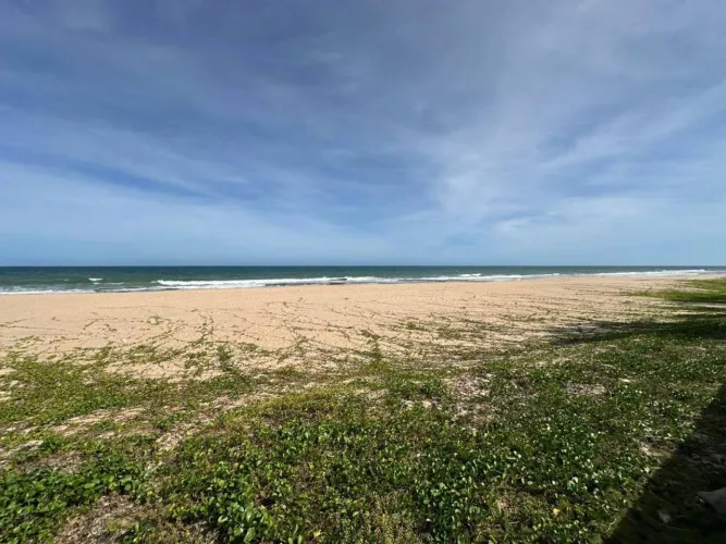 Lote Cond. Interlagos Frente Mar Arembepe 1600m² Reg. Praia do Forte Estrada do Coco / Lin