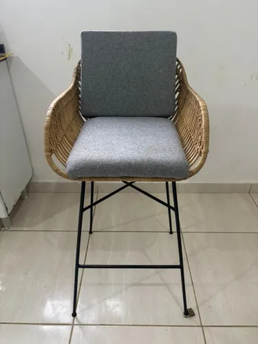 Cadeira Alta Importada da França - Design Moderno (Tenho 5 unidades)