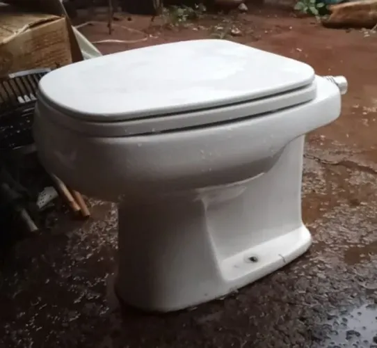 VASO SANITÁRIO BEM CONSERVADO