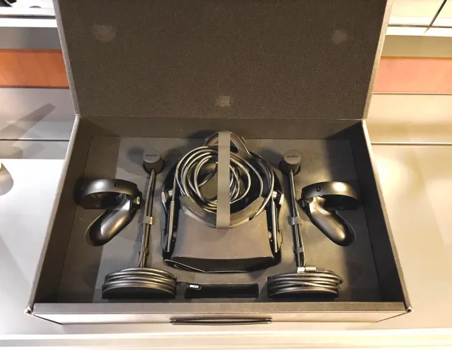 Óculos de realidade virtual - Oculus Rift CV1 completo
