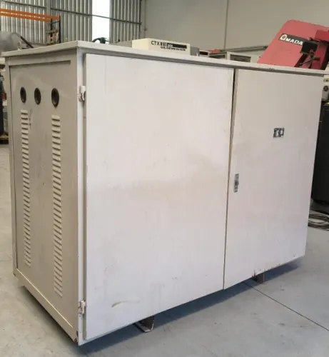 Transformador 380 - 220 V Marca Delixi