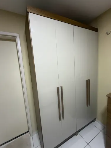 Guarda roupa 4 portas