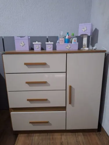 Vendo cômoda