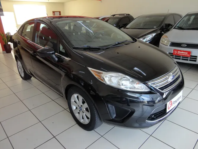 Ford Fiesta Sedan SE 1.6 16V Flex 4P 2012