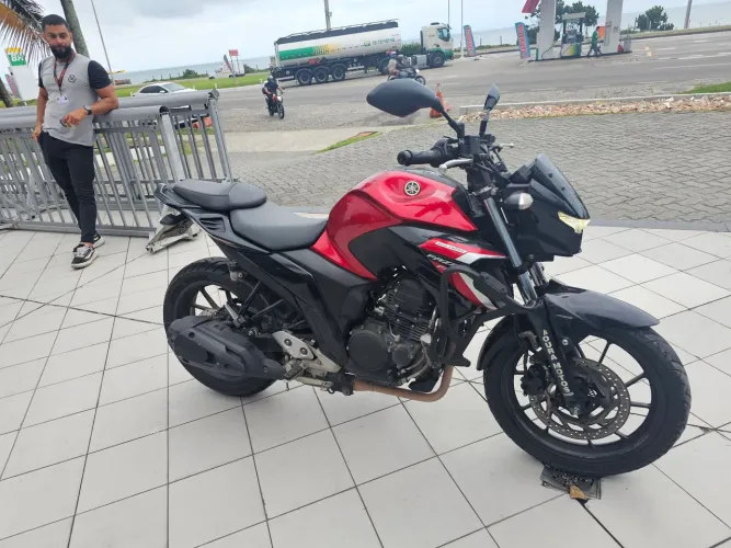 FAZER 250 2024 37900KMS ISRAEL 9 8 3 0 5 7 5 4 3 