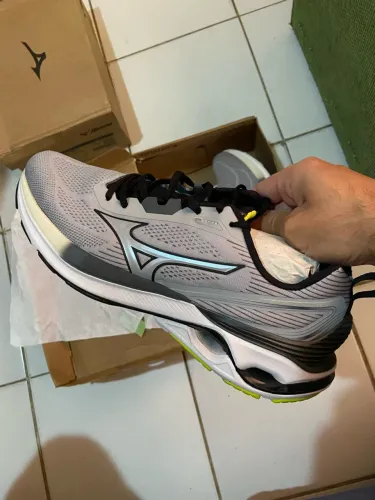 Vendo lindo tênis mizuno wave dynasty 7 n 41 original