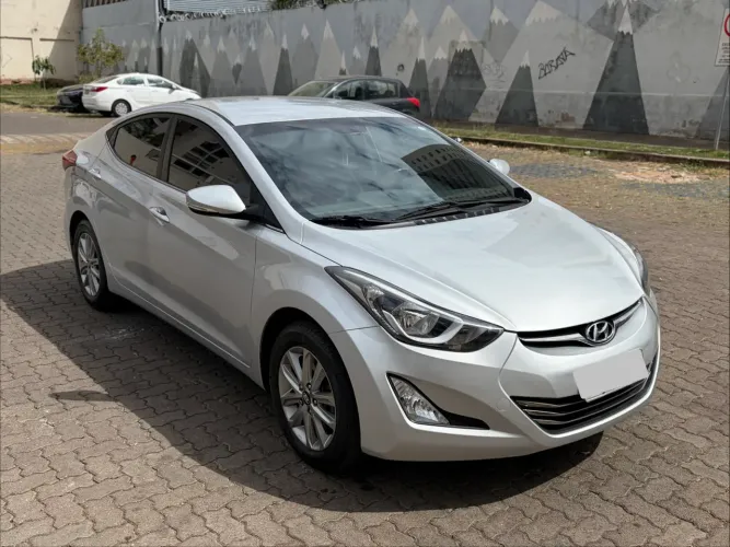 Hyundai Elantra GLS 2.0 16V Flex Aut. 2015