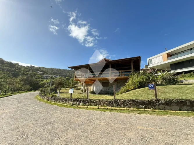 Casa ampla a beira mar na Praia da Vigia- Garopaba - SC