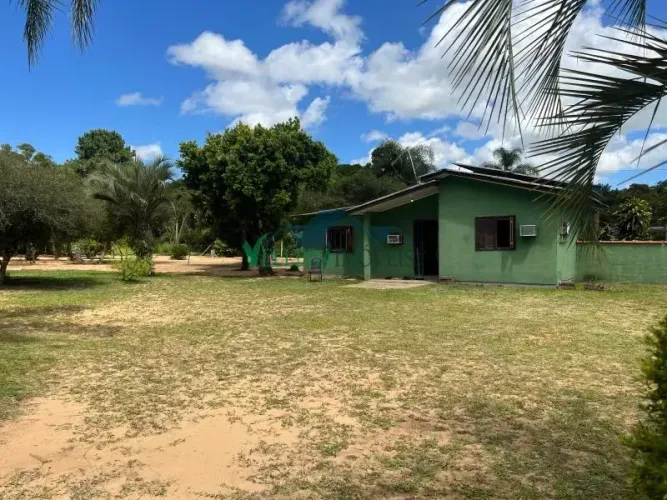 Velleda oferece espetacular sítio com 2 casas, piscina, pracinha e muito verde em local se