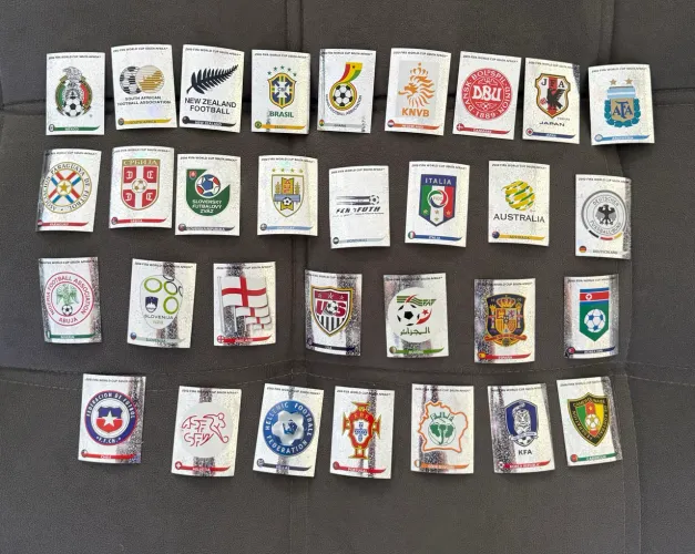 Todos os Escudos Brilhantes da Copa de 2010