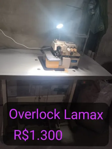 Máquina Overlock Lamax