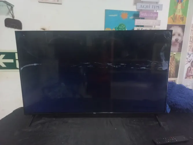 Vende TV para retirar  peças