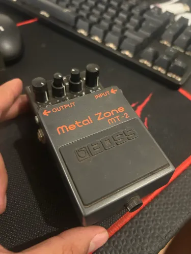 PEDAL BOSS METALZONE MT-2 COM CAIXA