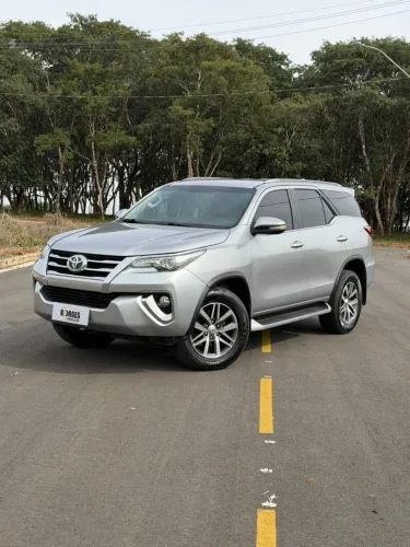 Toyota Hilux SW4 SRX 4X4 2.8 TDI 16V Dies. Aut. 2017