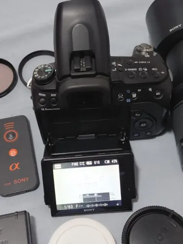 Máquina fotográfica profissional Sony