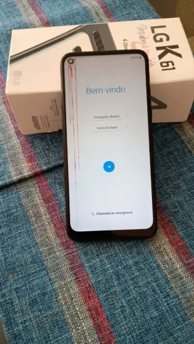 Celular LGk61 128gb Funciona perfeitamente!!! (está com essa mancha vermelha do lado )