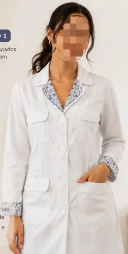 **Jaleco Feminino Branco Tam M 2 em 1 - Elegante com Detalhes Florais | Pouco Uso**