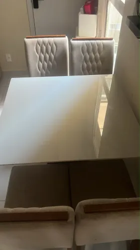 vendo mesa com 4 cadeiras