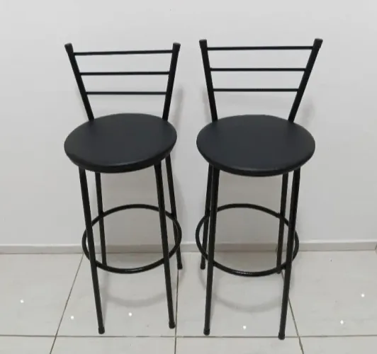 2 banquetas altas com encosto