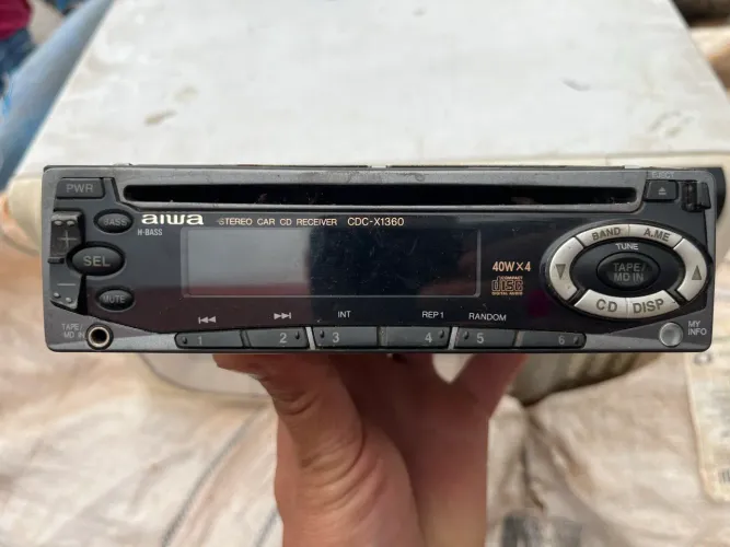 Rádio aiwa antigo sem teste