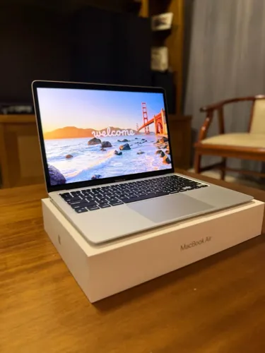 MacBook Air (M1) SSD 256GB 8GB RAM