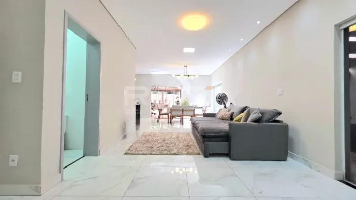 Casa à Venda em Ribeirão Preto - Condomínio no Distrito Bonfim Paulista com 3 Suítes!
