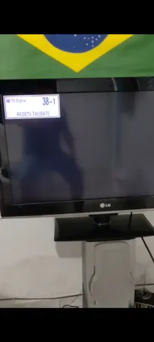 TV LG 32 polegadas (NÃO É SMART)