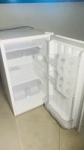 Geladeira cônsul (frigobar) super novo e conservado