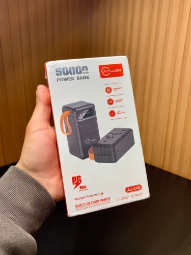Carregador portátil 50.000 mAh Turbo, 4 cabos e lanterna LED