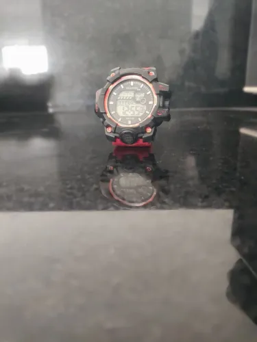Vendo esse relógio só falta trocar a pulseira