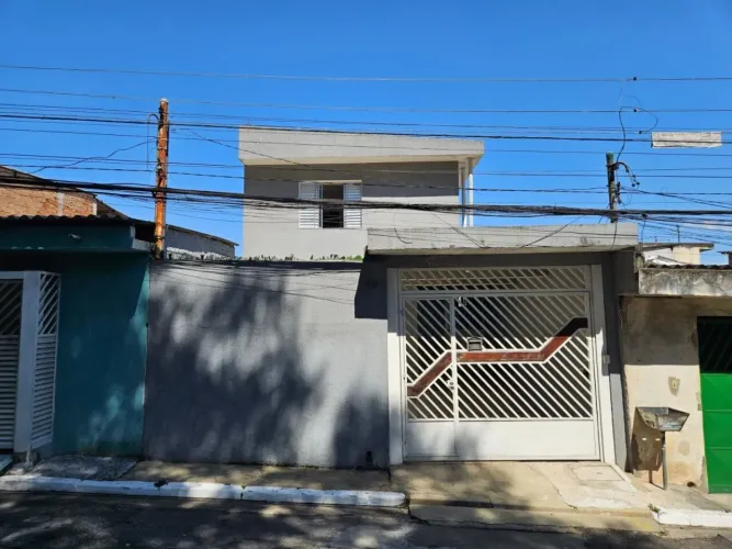 Sobrado amplo a apenas 900 metros do Metrô Capão Redondo!