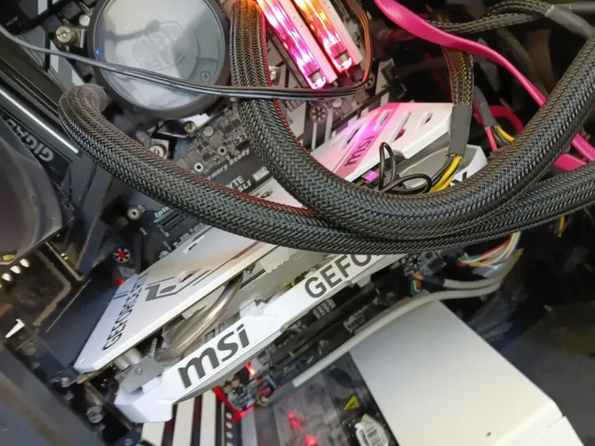 Msi GeForce RTX 4060 8 vram white