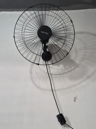2 ventiladores de parede ,200 reias cada