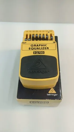 PEDAL EQUALIZADOR BEHRINGER EQ700 NA CAIXA