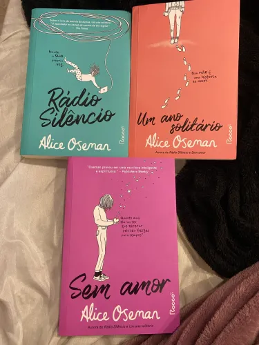Box livros Alice Oseman Heartstopper
